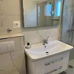 Coastal Comfort 아파트
