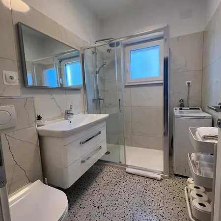 Coastal Comfort Apartment