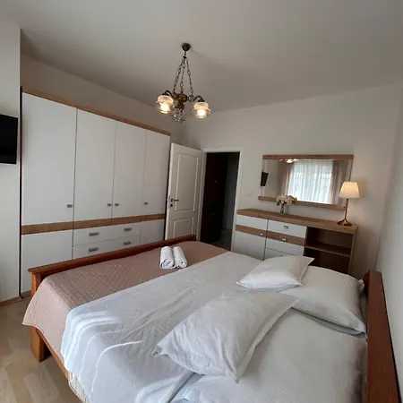 Coastal Comfort Apartment